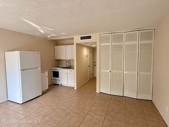5th image of 223 Columbia Dr APT 229