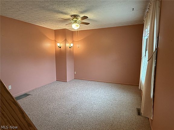 2nd image of 4 Rustic Dr