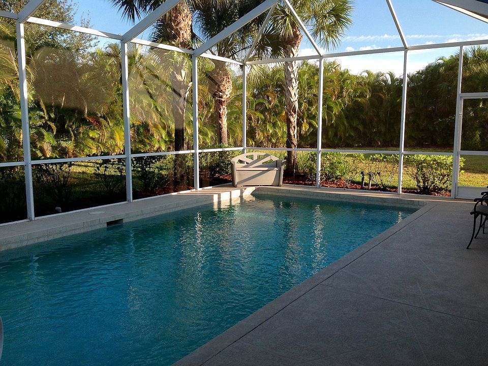 Beautiful full-size pool