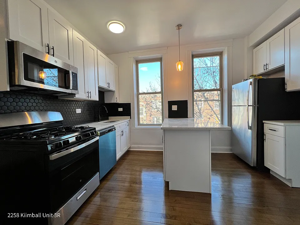 2258 N Kimball