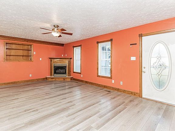4th image of 5151 Damon Dr