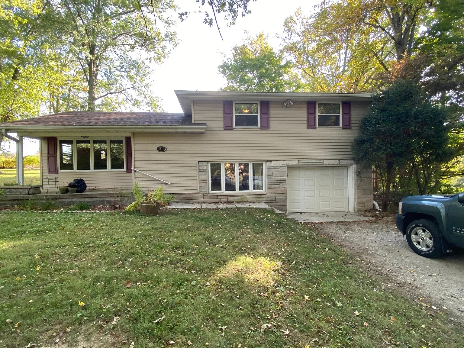 2071 W Black Creek Valley Rd photo 1