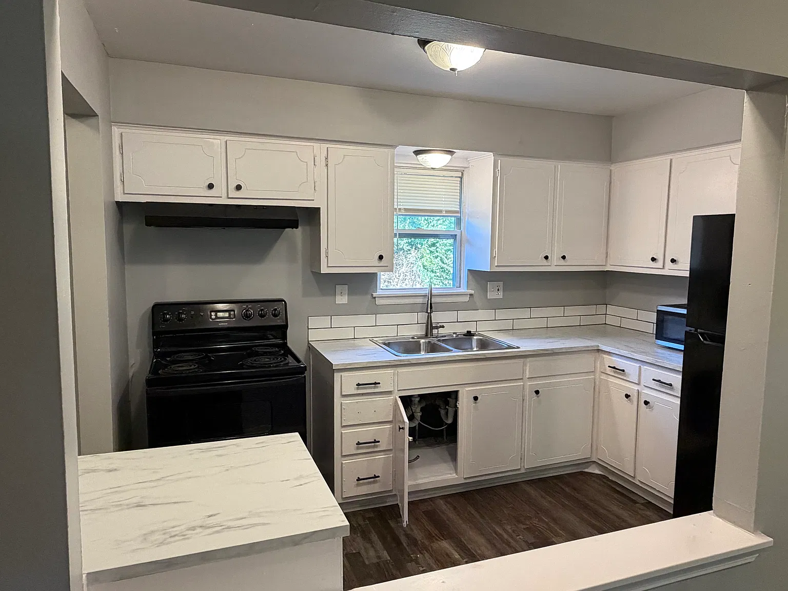 212 N Oak St — Photo 4