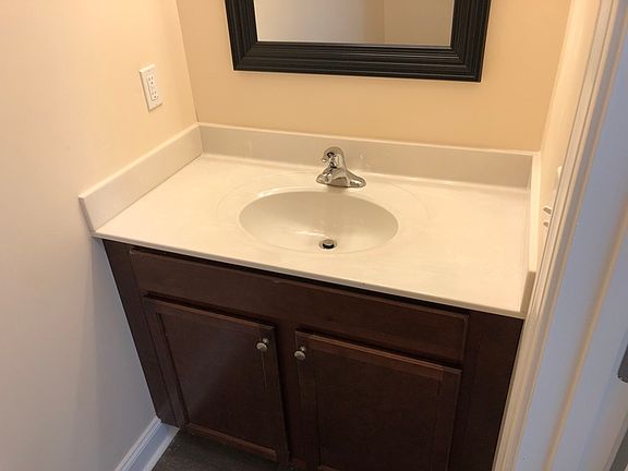 3rd image of 655 Twisted Oak Dr