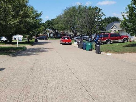 Exterior Neighborhood (street photo)