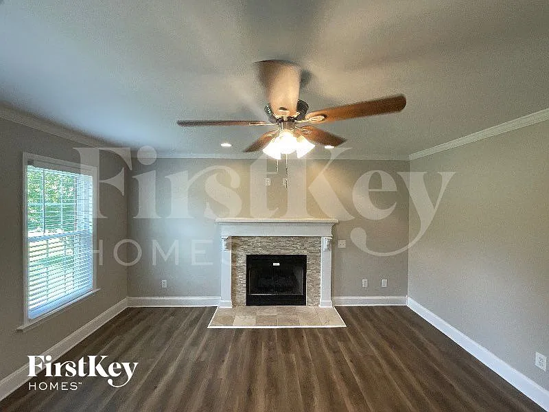 3 bed, 2.5 bath, 2566 sqft, $2,805 — Photo 2