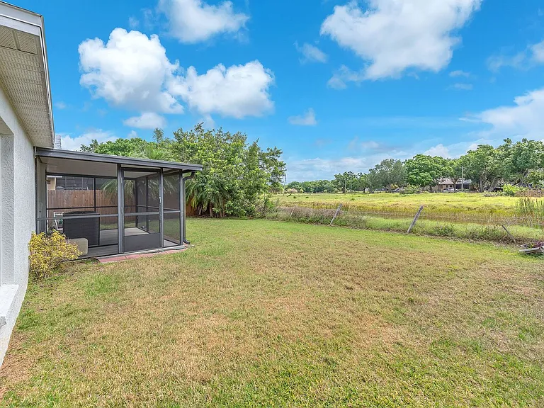 6760 Waterton Dr — Photo 18