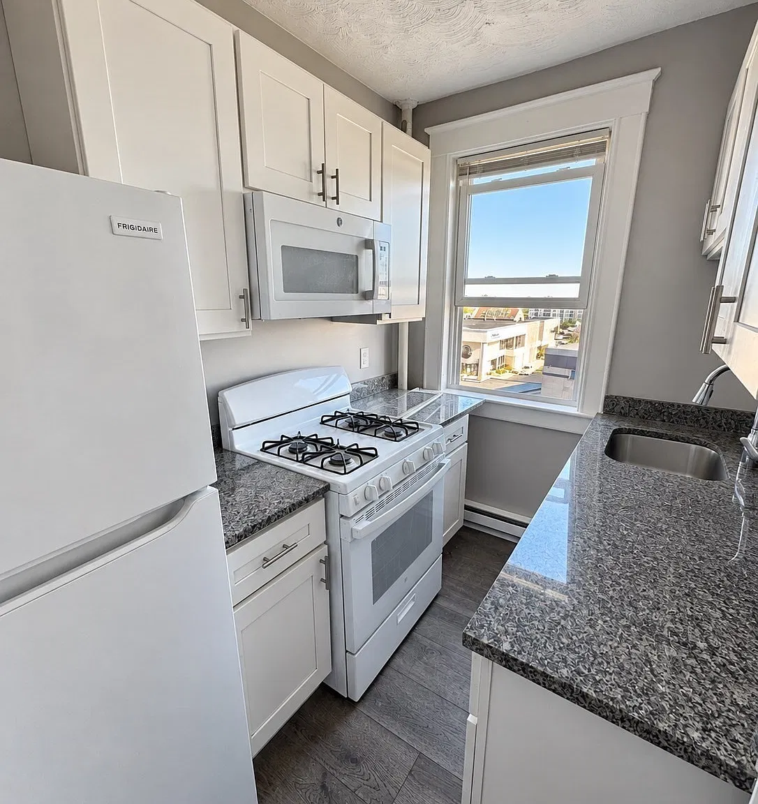1 bed, 1.0 bath, $1,900 — Photo 2