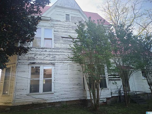 3rd image of 111 Hughes Ave
