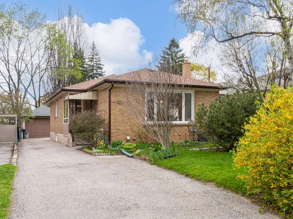 16 Paulart Dr, Toronto, ON M9B 3V4