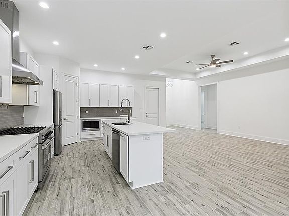 5th image of 186 Sugarpine Dr