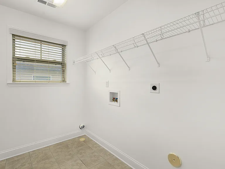 3384 Lark Ln — Photo 23