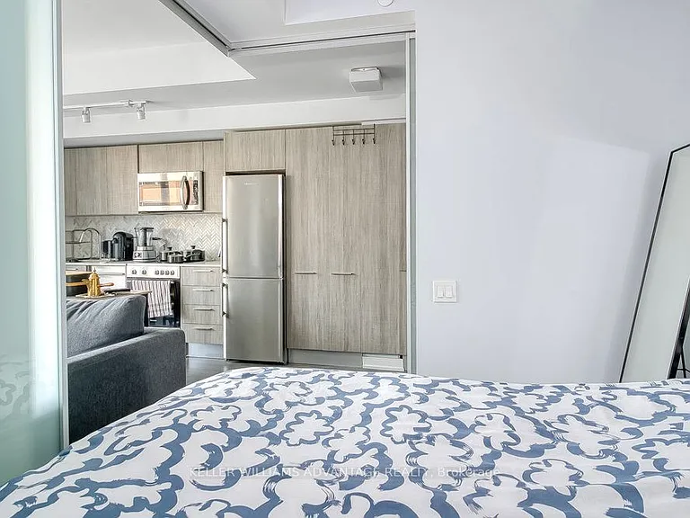 28 Wellesley St E #603 — Photo 11