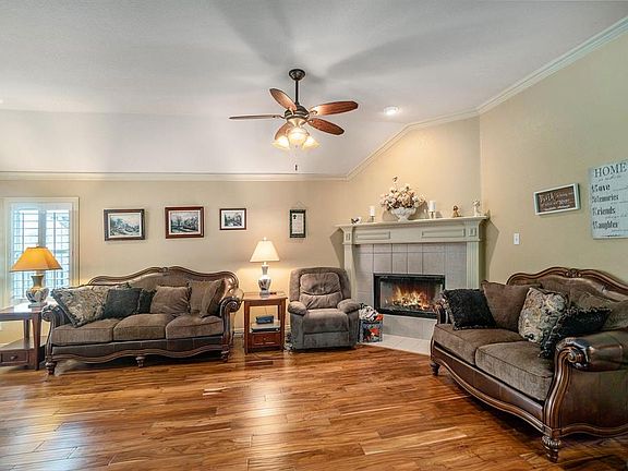 5th image of 2111 Portwood Way