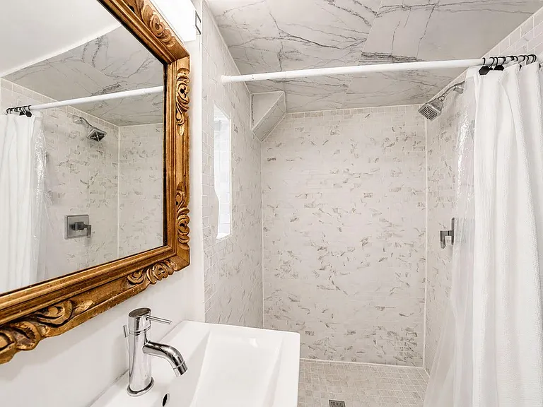 2642 N California Ave #1 — Photo 5