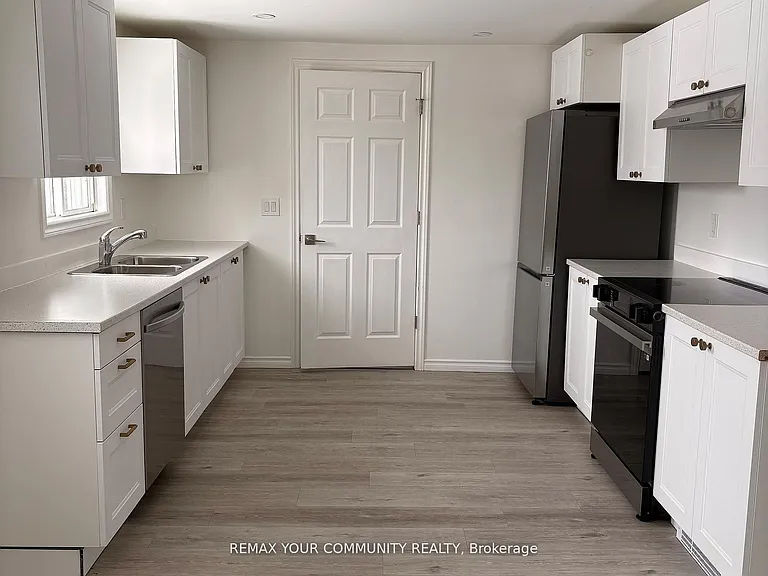 22 Clifton St #MAIN FLOOR — Photo 3