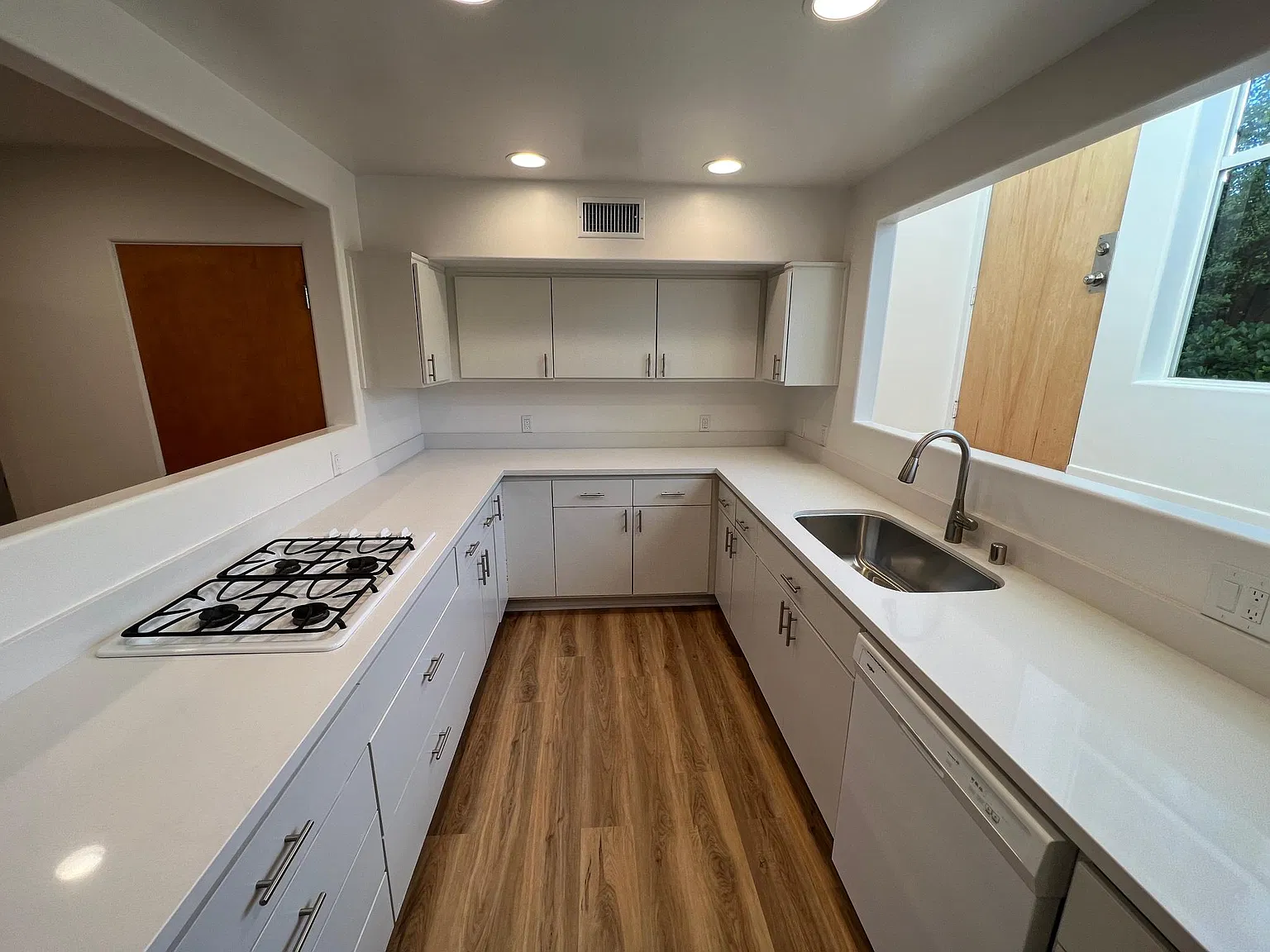 606 San Juan Ave — Photo 2