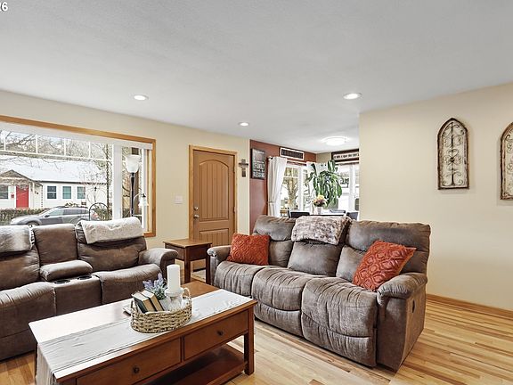5th image of 1625 E 13th Pl