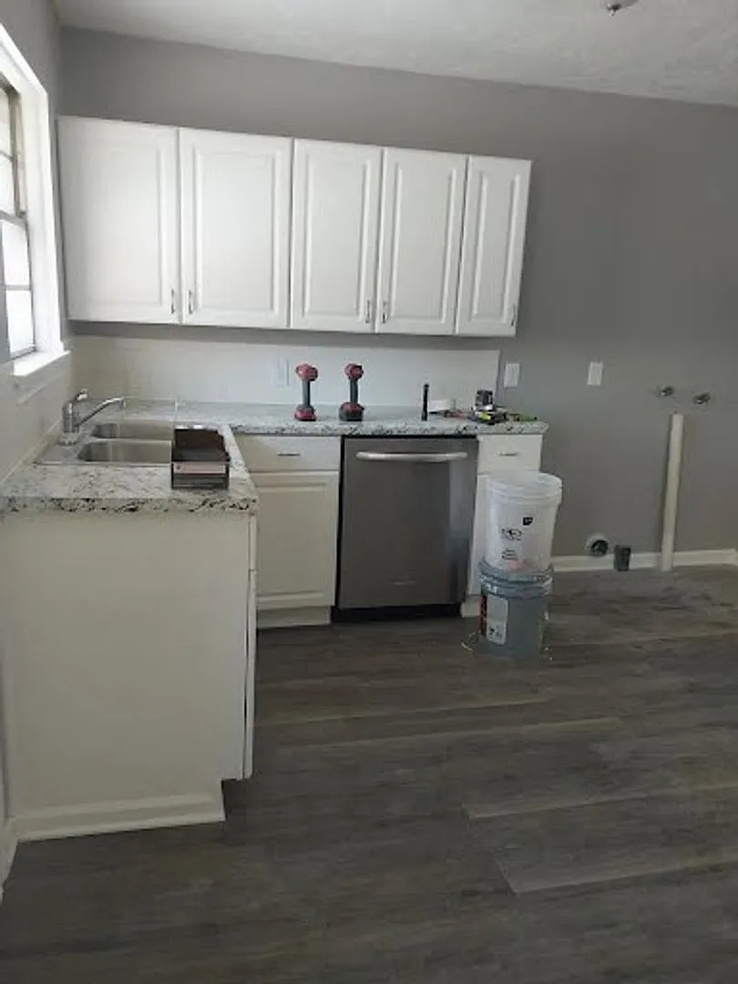 2240 S Bonn - 3 Bedroom, 1 Bathroom - 1 Car Garage - $1,095 — Photo 2