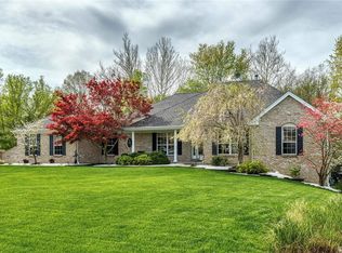 5583 E Hennsley Circle Ct, Saint Charles, MO 63304