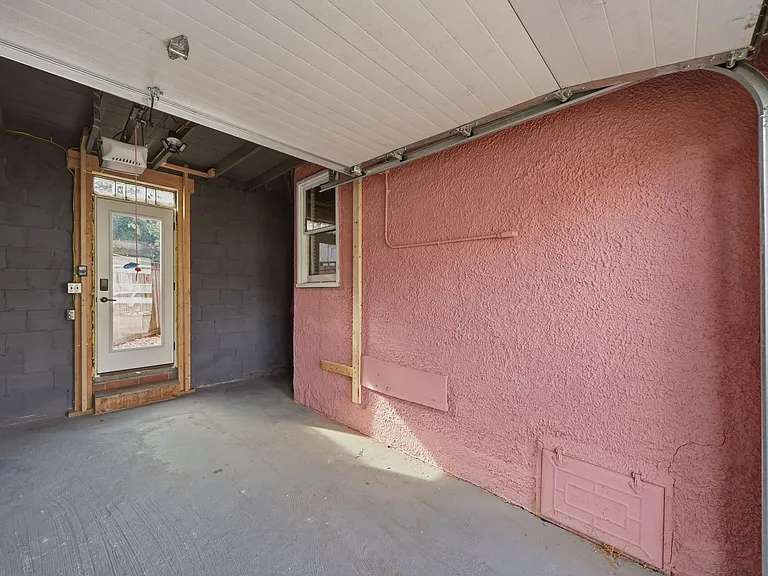 3210 Normal Blvd — Photo 19