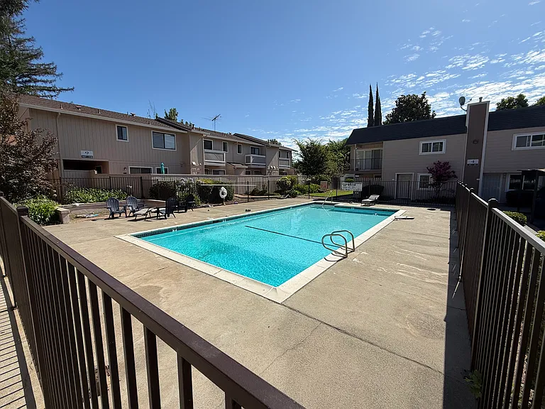 7032 Fair Oaks Blvd #4 — Photo 4