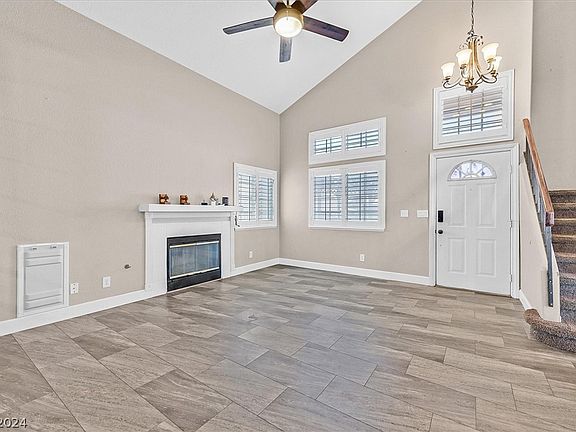 3rd image of 4708 Spruce Oak Dr