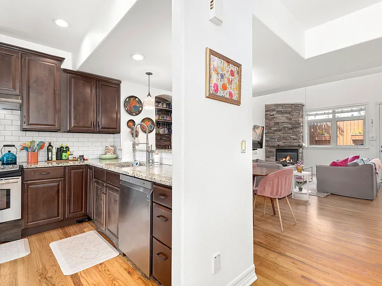 2313 Decatur St — Photo 9