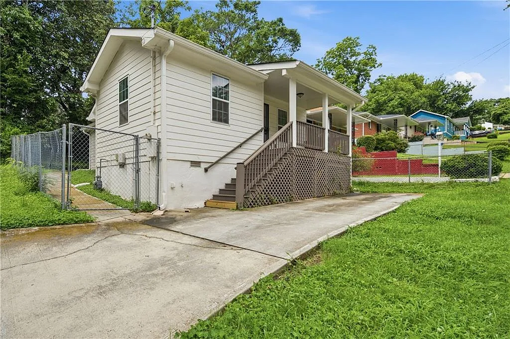 2 bed, 2.0 bath, 965 sqft, $1,700 — Photo 1