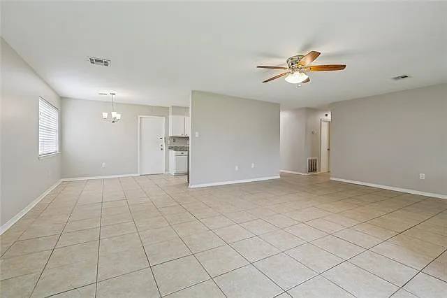 1728 Greenwood Dr — Photo 6