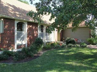 6835 SW Dunstan Ct, Topeka, KS 66610