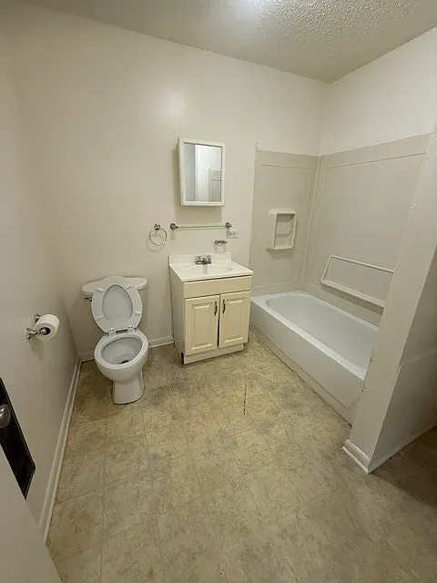 1229 20th St - B — Photo 2