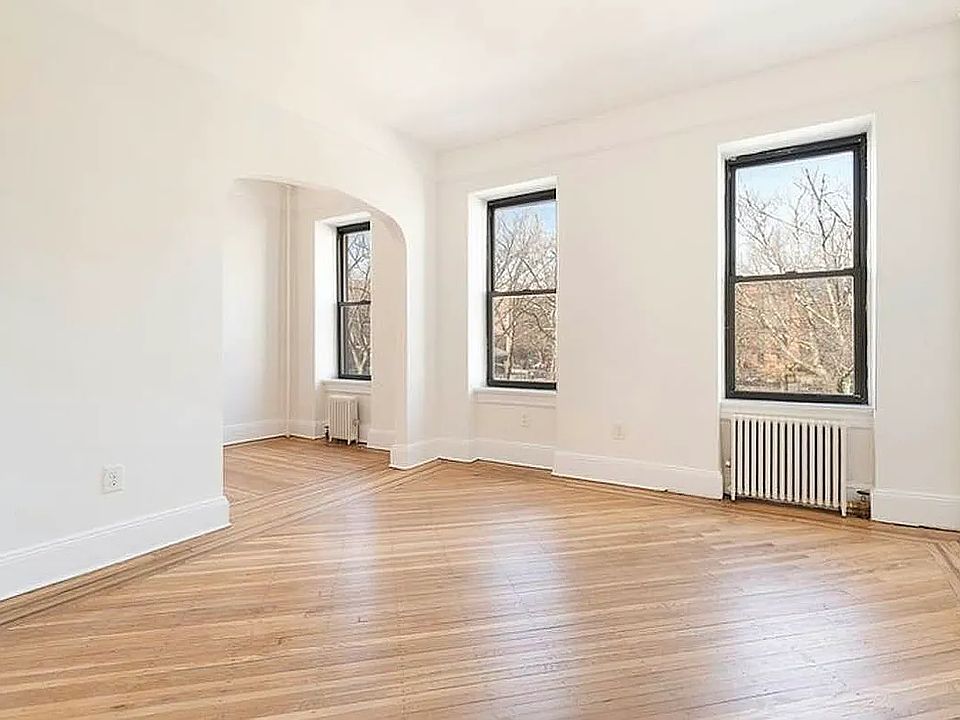 1st image of 252 Lafayette Ave APT 3