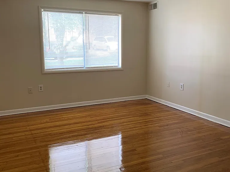 6827 Red Top Rd Apartments, LLC — Photo 8