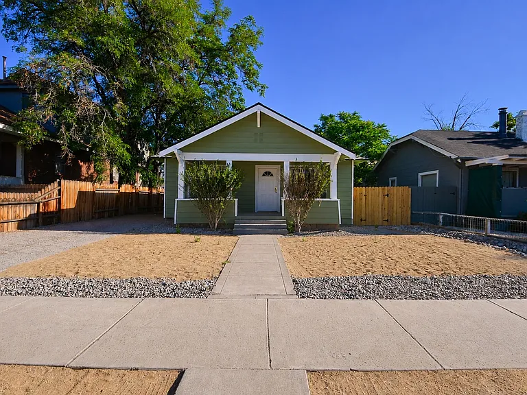 1136 E St — Photo 1