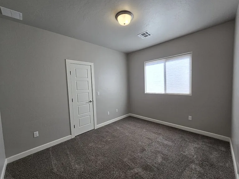 4631 Melrose Rd — Photo 8