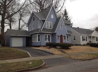 410 Tarrington Rd, Irondequoit, NY 14609