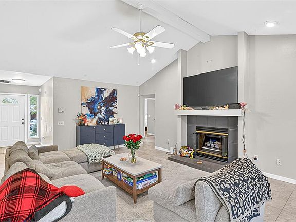 3rd image of 305 NW 28th St