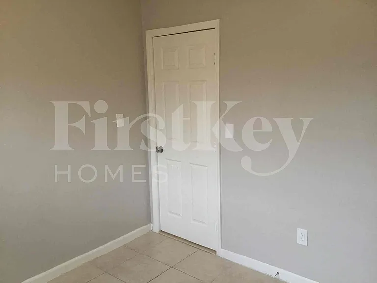 980 NW 182nd St — Photo 13
