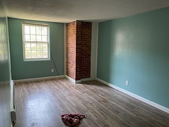 5th image of 32 Chestnut St #6