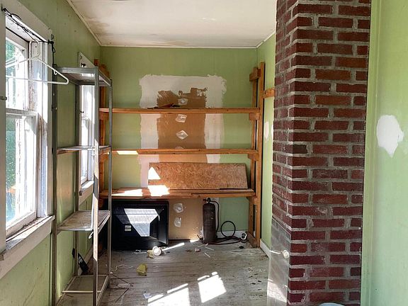 5th image of 589 Lily Lake Rd