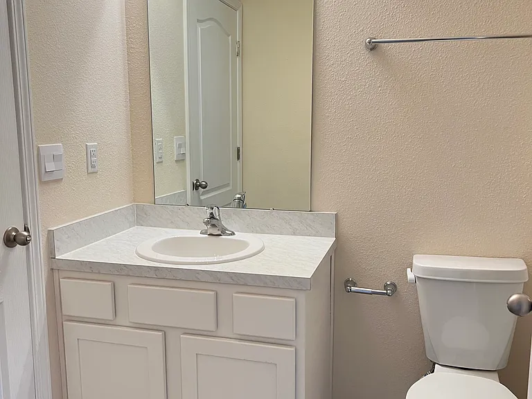 939 Rotary Rd — Photo 18