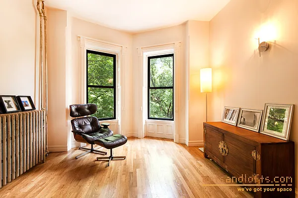 Rented by aptsandlofts.com | media 22