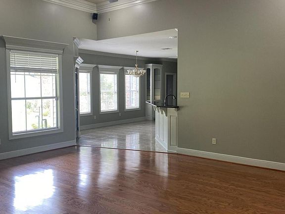 4th image of 106 Anslem Dr