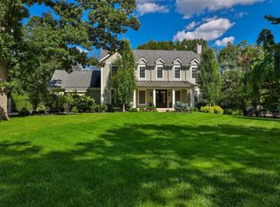 216 Hilltop Ln, Cincinnati, OH 45215