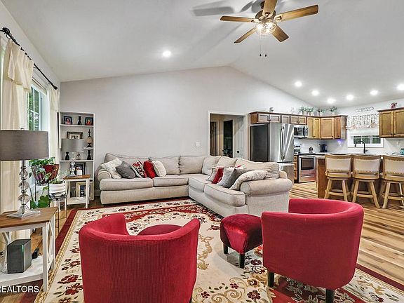 2nd image of 2071 Allardt Tinch Rd