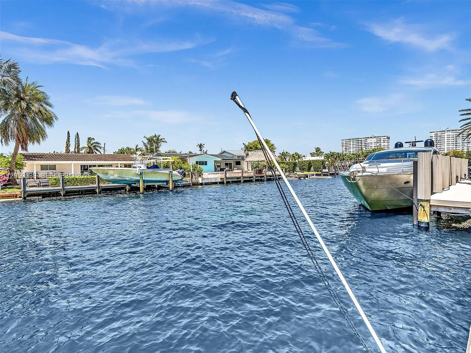 11900 N Bayshore Dr — Photo 4