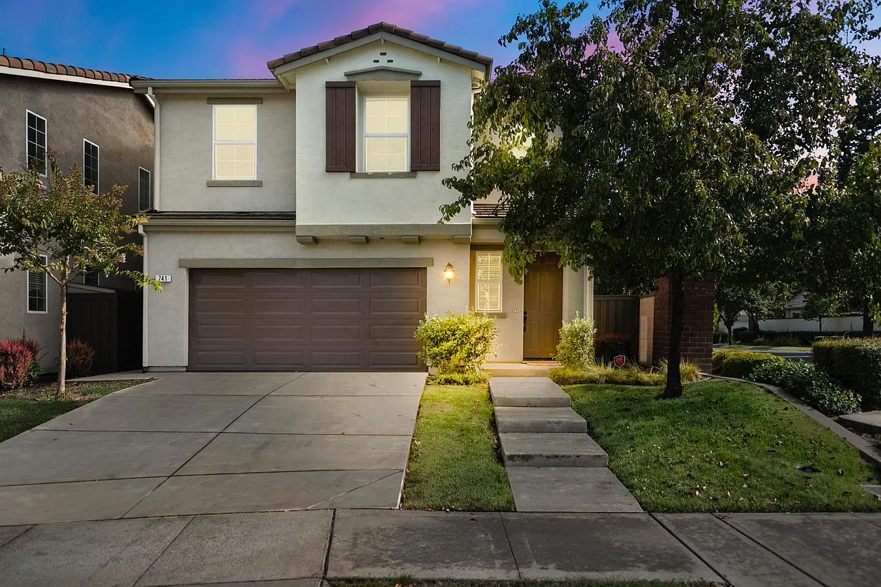 741 Candela Cir — Photo 1