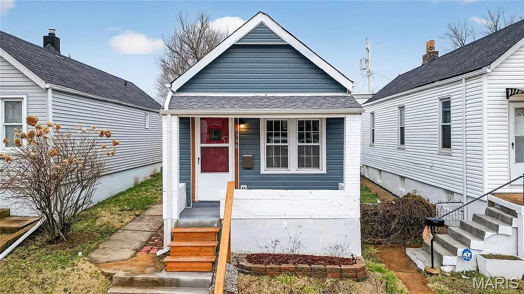 2 bed, 1.0 bath, 623 sqft, $1,300 — Photo 1