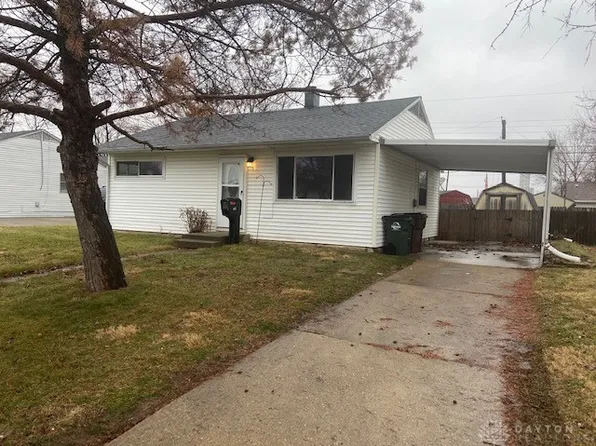 15 Diana Ln N, Fairborn, OH 45324